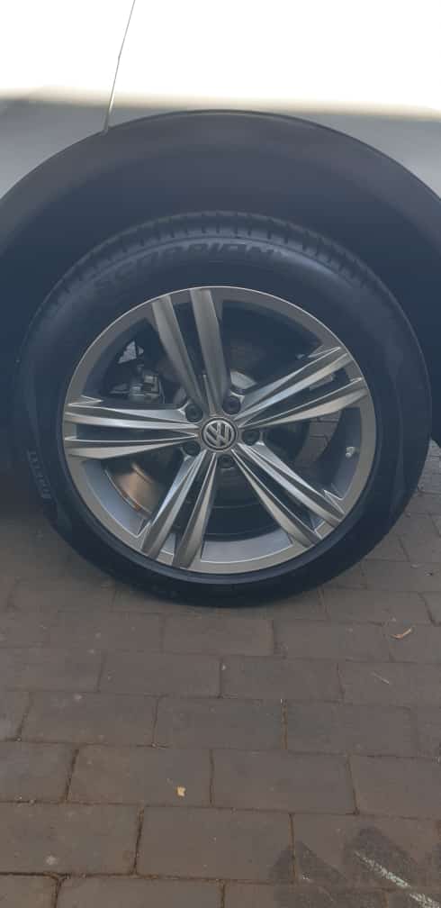 VW TIGUAN